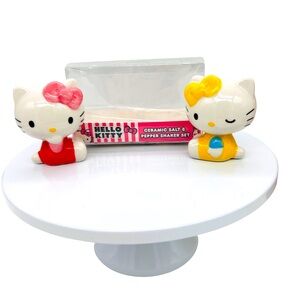 Hello Kitty Sanrio Salt & Pepper Shaker Set Pink Yellow NIB